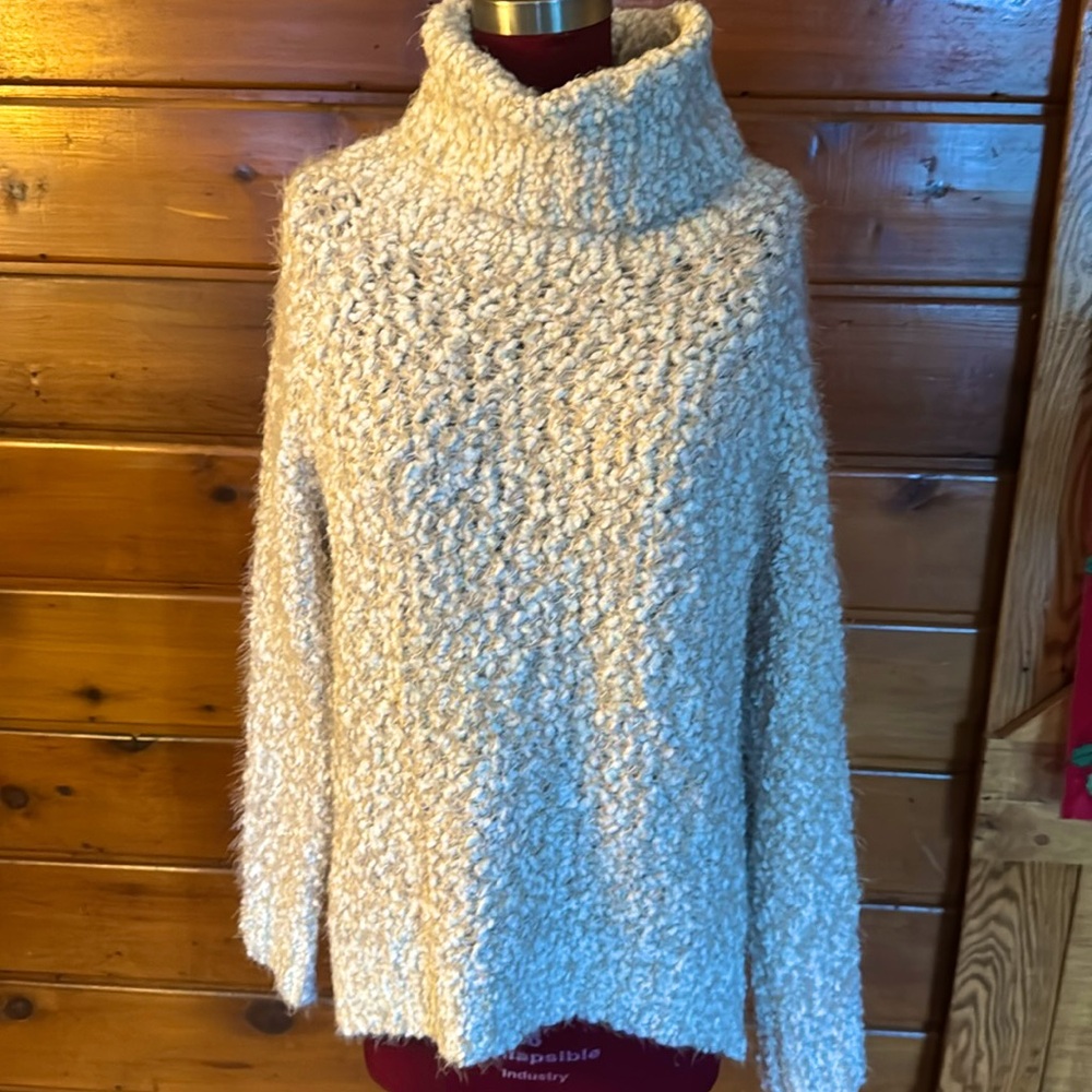 NWT POL COZY TURTLENECK SWEATER BEIGE & CREAM SMALL